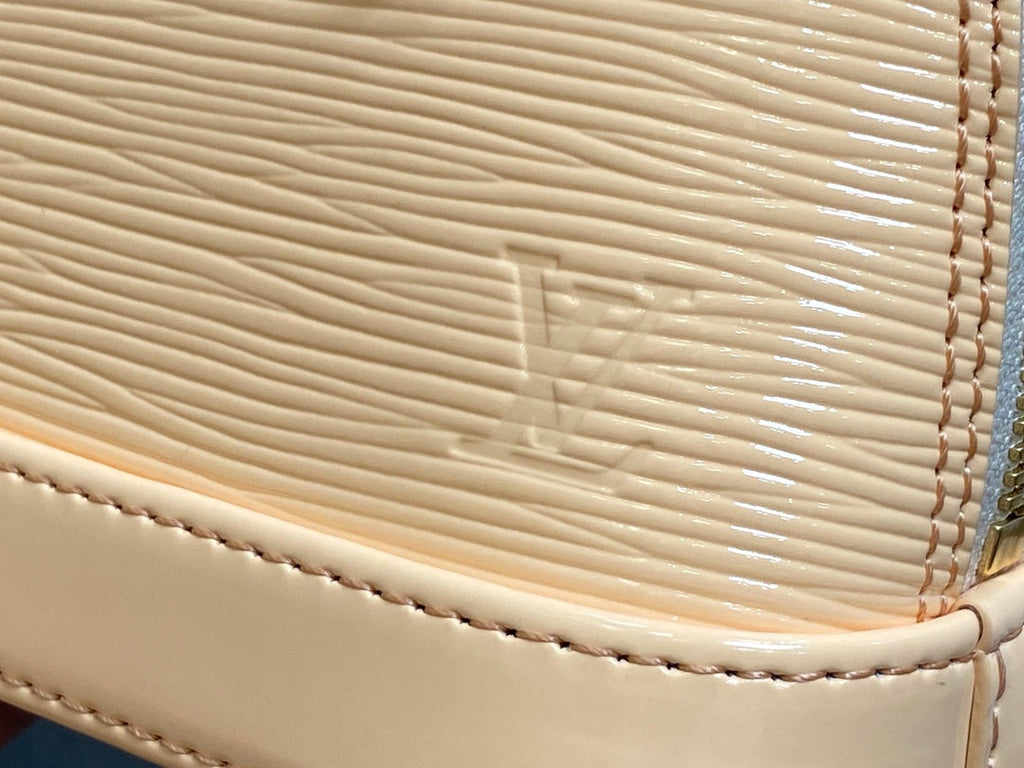 ALMA NANO 18 BEIGE EPI CALFSKIN