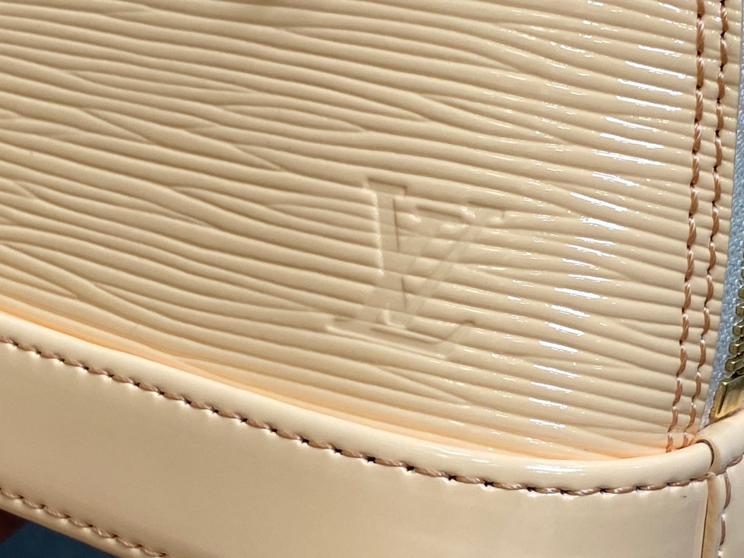 ALMA NANO 18 BEIGE EPI CALFSKIN