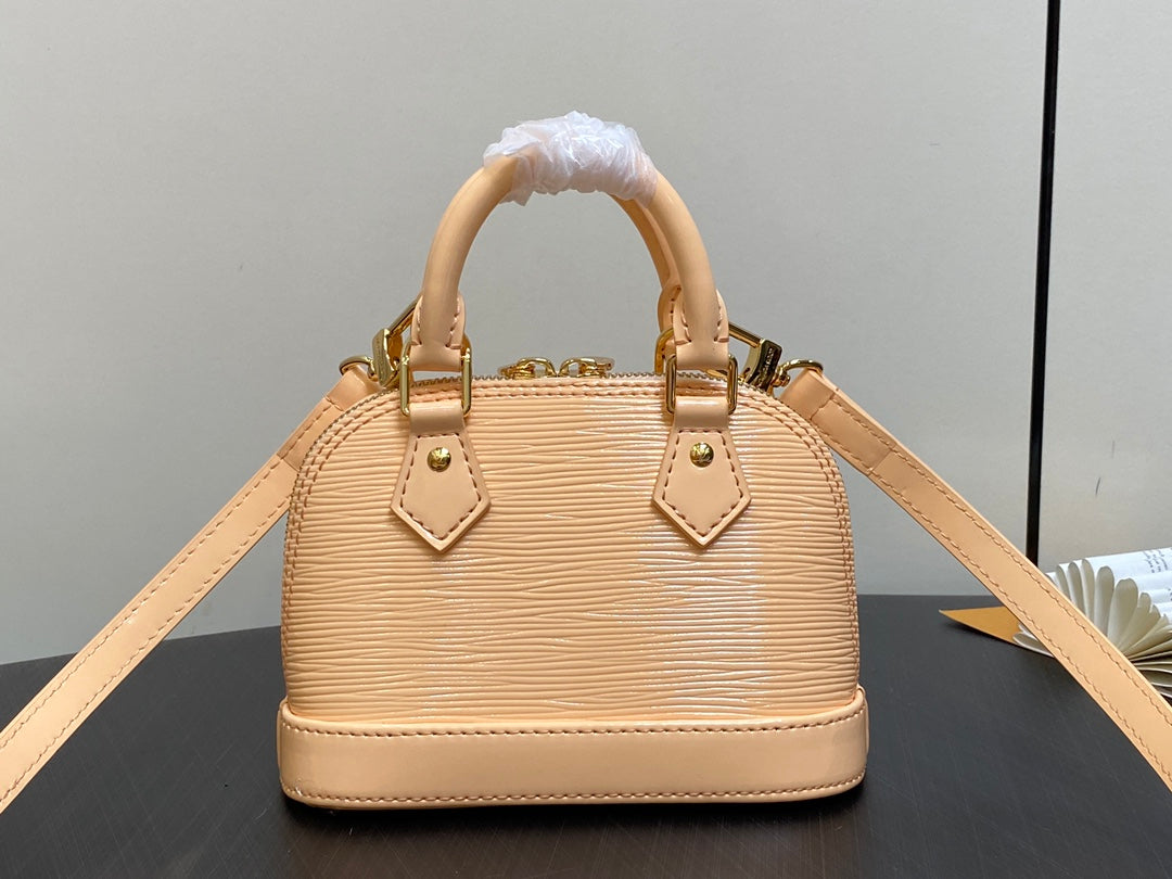 ALMA NANO 18 CUIR DE VEAU ÉPI BEIGE 