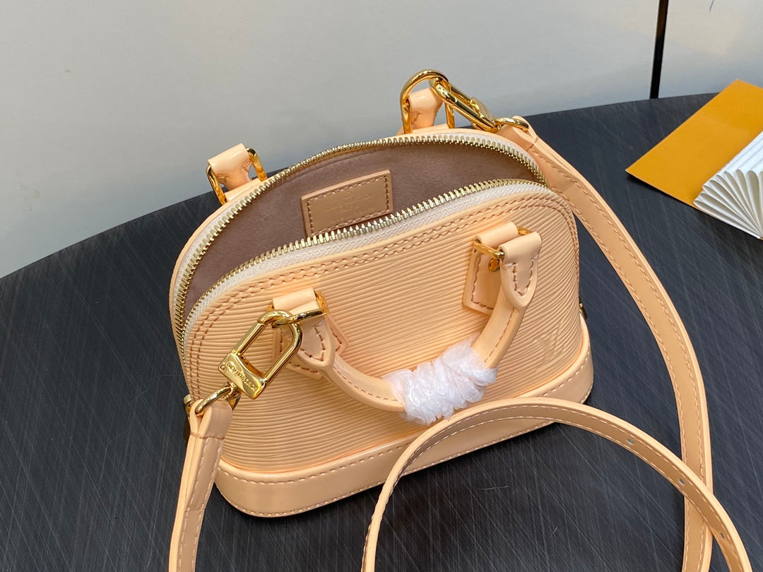 ALMA NANO 18 CUIR DE VEAU ÉPI BEIGE 