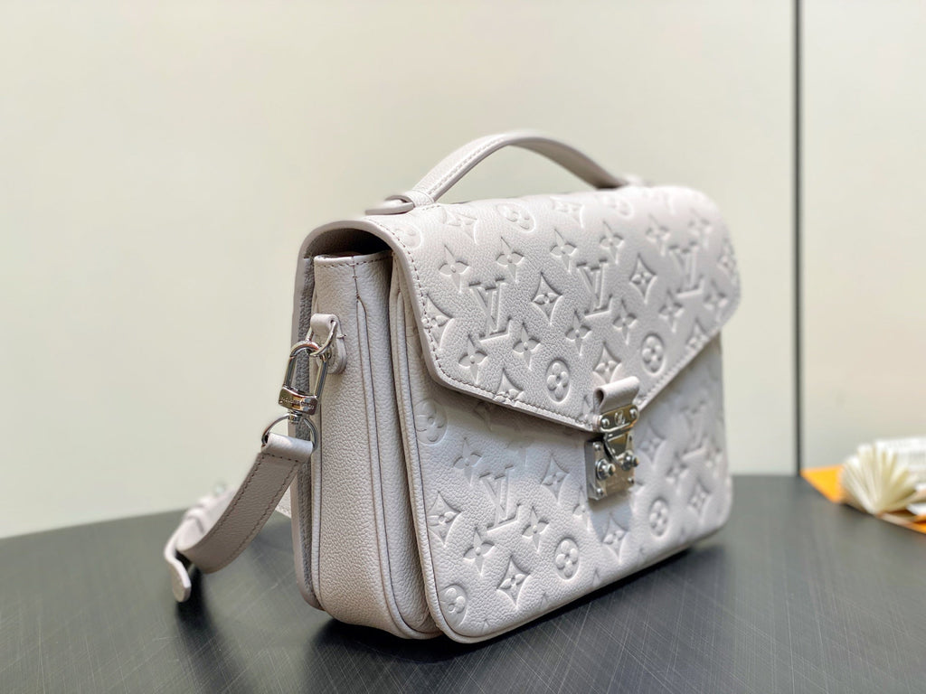 LV POCHETTE METIS 25CM WHITE MONOGRAM EMPREINTE LEATHER 331021