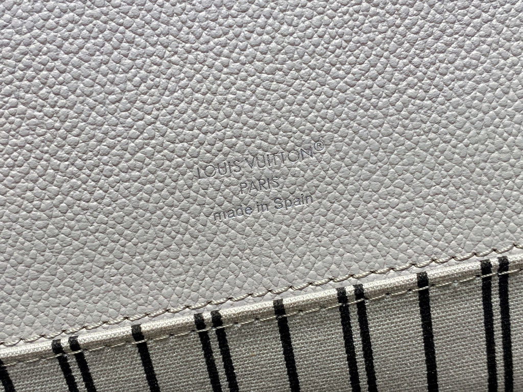 LV POCHETTE METIS 25CM WHITE MONOGRAM EMPREINTE LEATHER 331021
