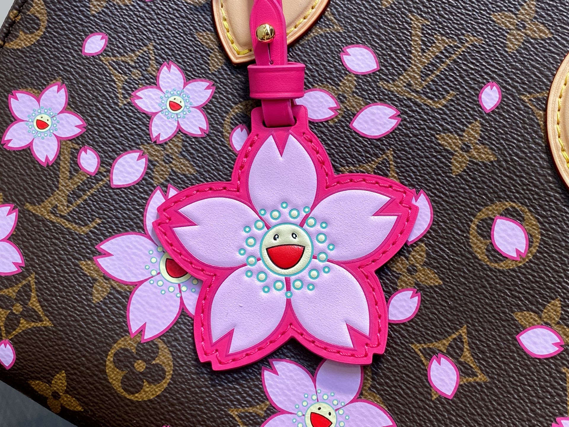 LV X TM ONTHEGO PM 25CM TOILE MONOGRAMME SAKURA MARRON FLEUR DE CERISIER