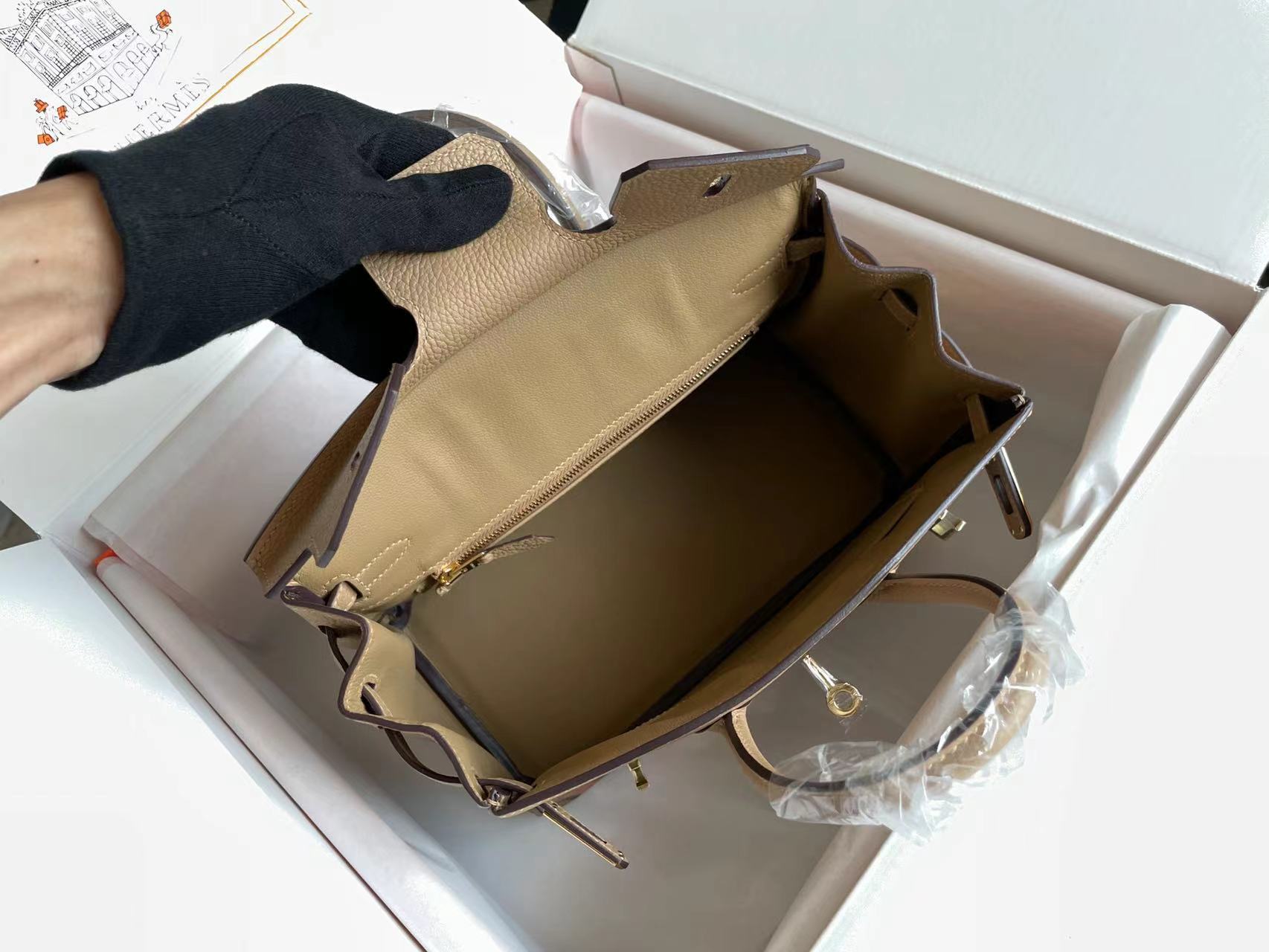 Sac Birkin 25 en cuir de veau marron cacahuète avec autocollant coloré (fabriqué sur commande)