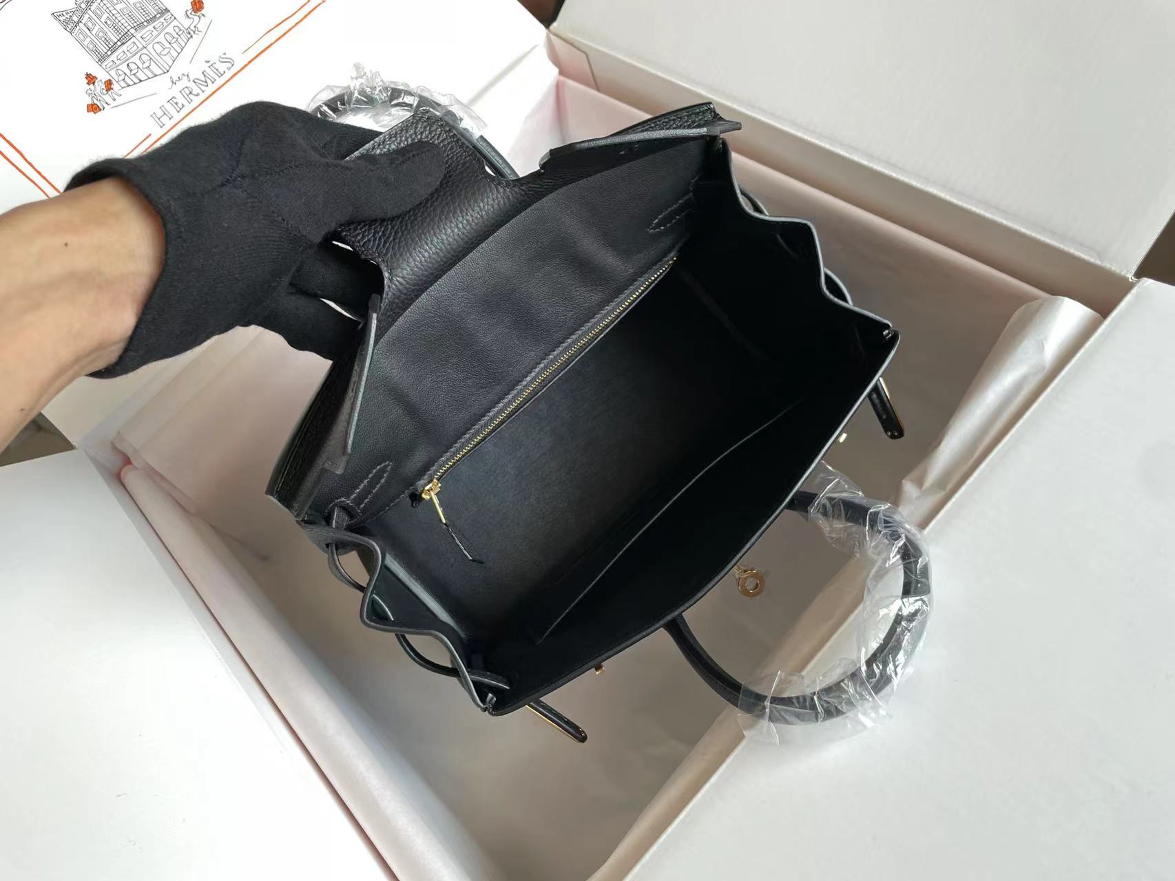 SAC BIRKIN 25 EN CUIR DE VEAU NOIR AVEC AUTOCOLLANT COLORÉ (FABRIQUÉ SUR COMMANDE)