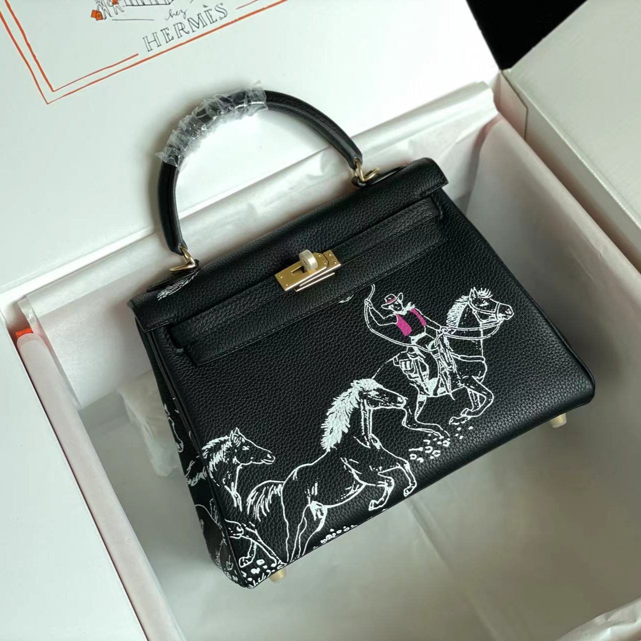 SAC BIRKIN 25 EN CUIR DE VEAU NOIR AVEC AUTOCOLLANT BLANC (FABRIQUÉ SUR COMMANDE)