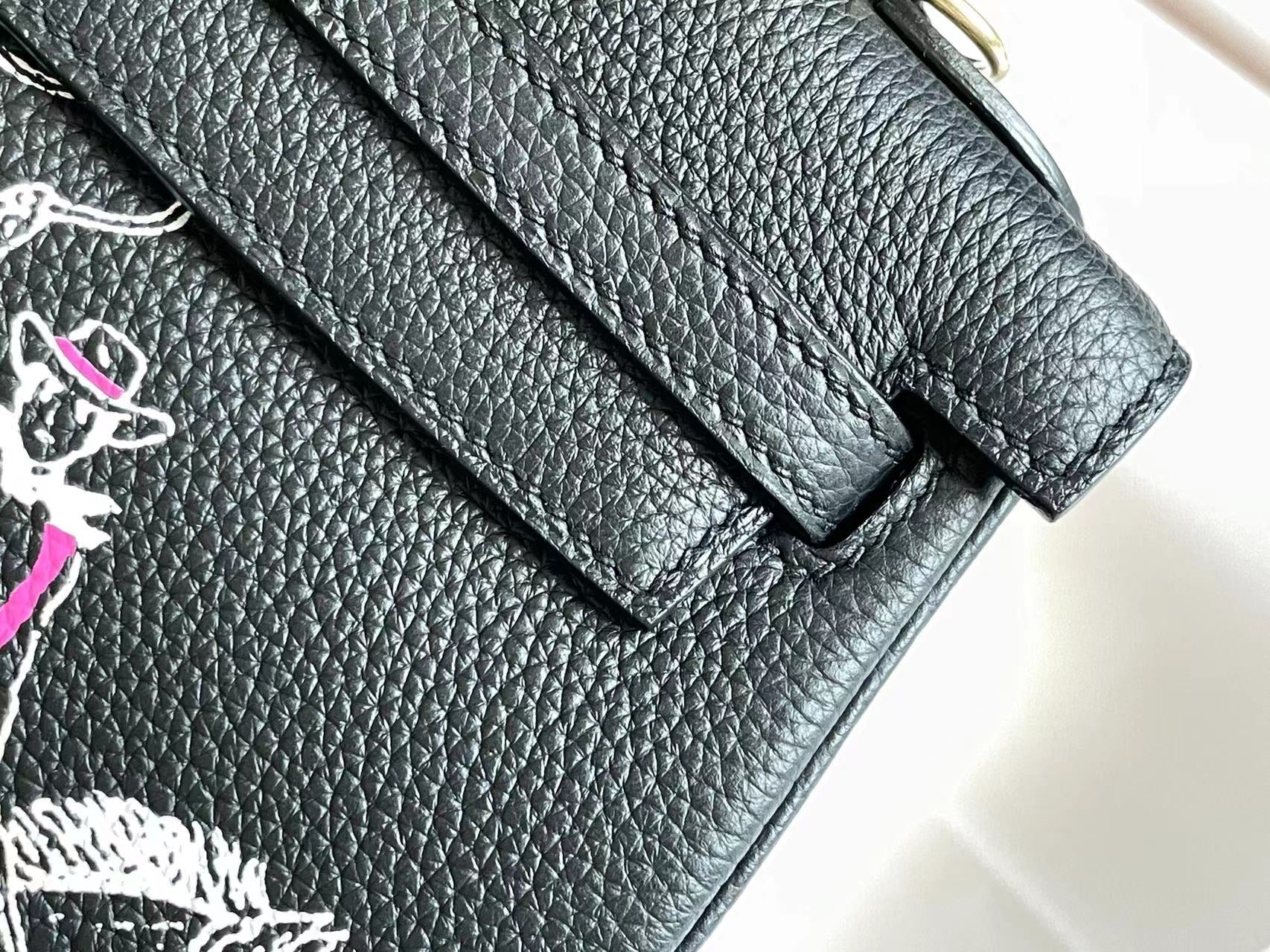 SAC BIRKIN 25 EN CUIR DE VEAU NOIR AVEC AUTOCOLLANT BLANC (FABRIQUÉ SUR COMMANDE)