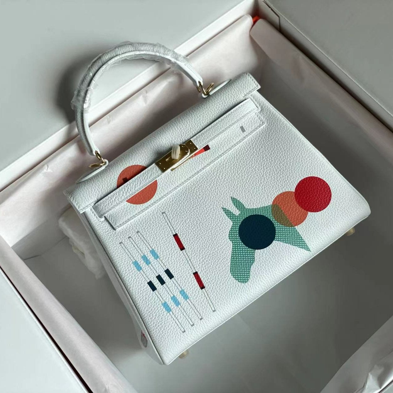 SAC BIRKIN 25 EN CUIR DE VEAU BLANC AVEC AUTOCOLLANT COLORÉ (FABRIQUÉ SUR COMMANDE)