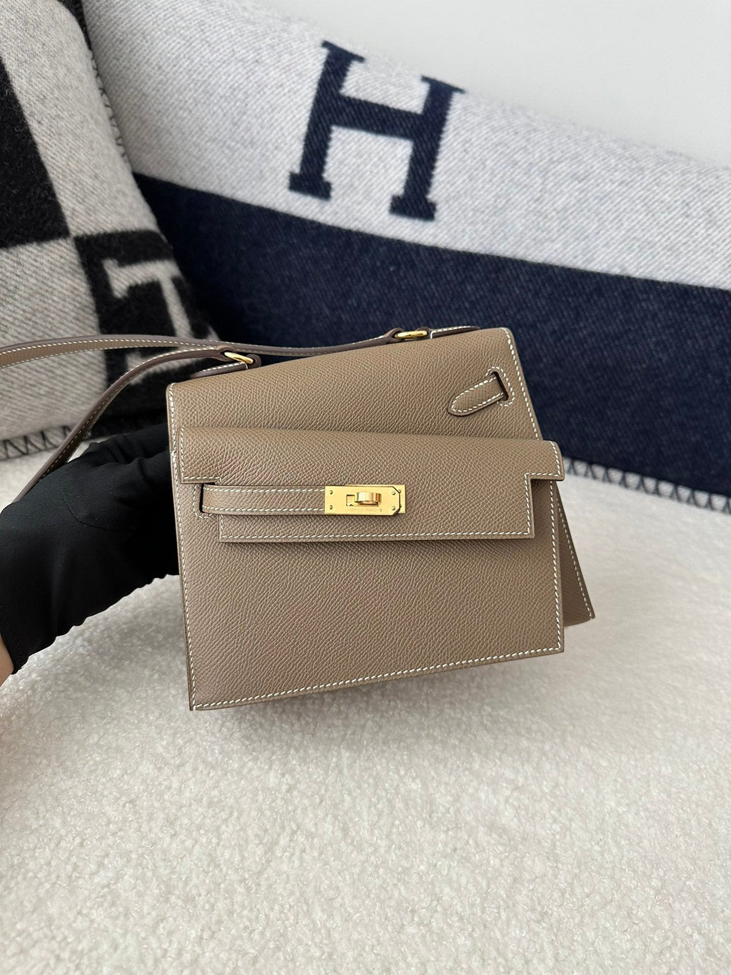 HM KELLY DESORDRE 20CM ÉTOUPÉE GRIS EPSOM QUINCAILLERIE OR