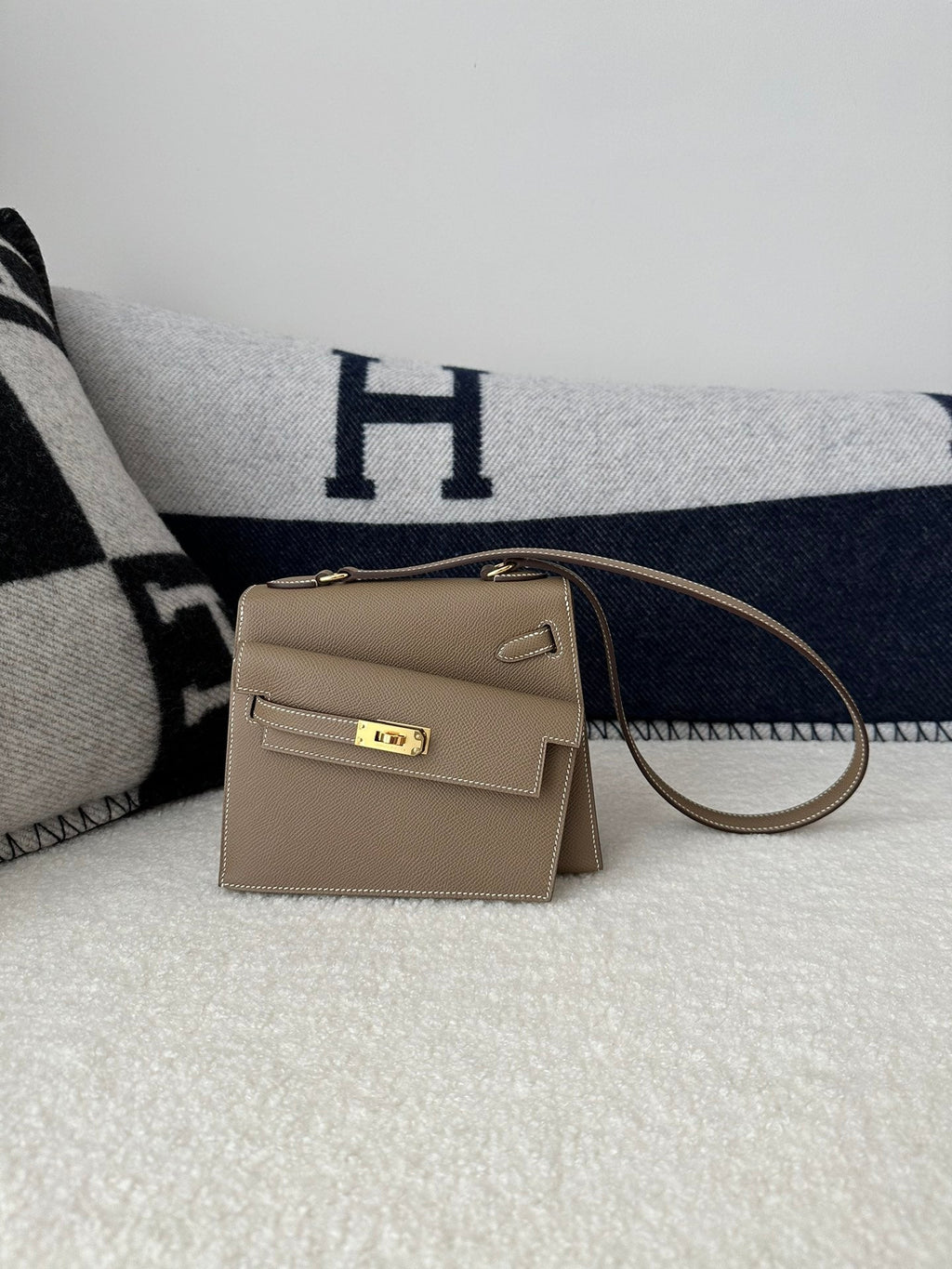HM KELLY DESORDRE 20CM ÉTOUPÉE GRIS EPSOM QUINCAILLERIE OR