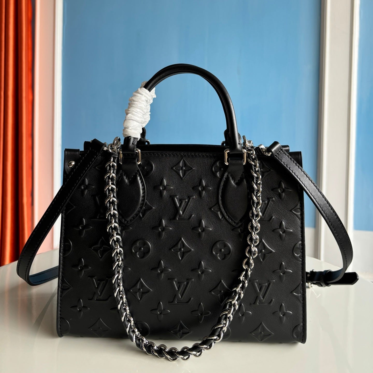 LV SS25 ONTHEGO BOLD 25CM CUIR DE VEAU NOIR