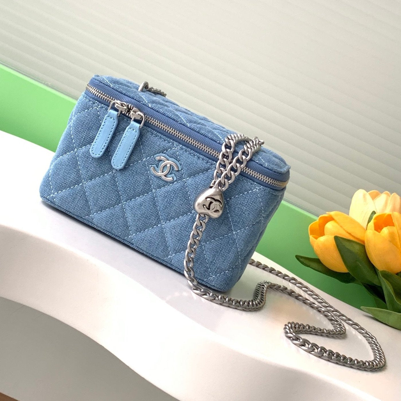 CC 24K VANITY 18CM BLEU DENIM QUINCAILLERIE ARGENTÉE 