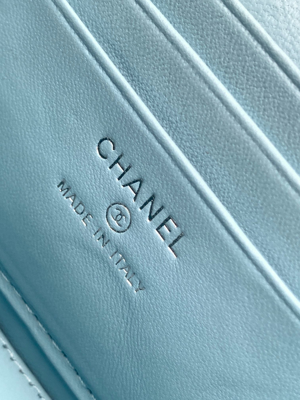 CC 24K VANITY 18CM BLEU DENIM QUINCAILLERIE ARGENTÉE 
