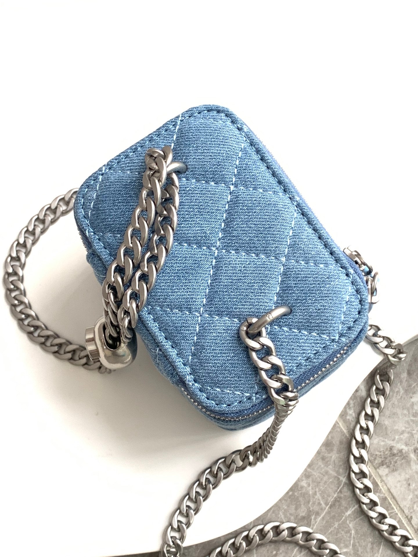 CC 24K VANITY 11CM BLEU DENIM QUINCAILLERIE ARGENTÉE 