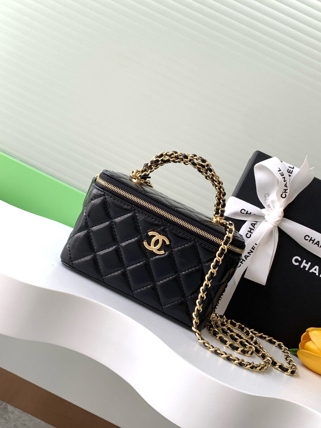 CC VANITY CASE 17CM BLACK LEATHER GOLD HARDWARE 238495