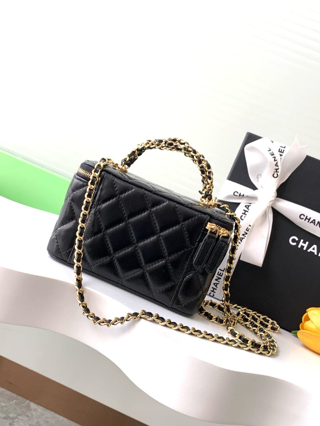 CC VANITY CASE 17CM BLACK LEATHER GOLD HARDWARE 238495