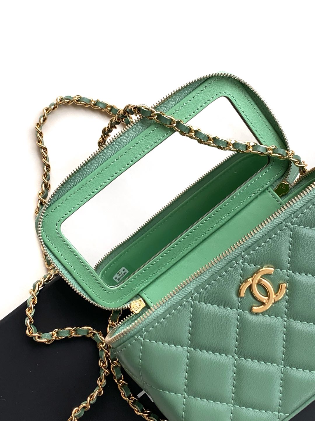 CC VANITY CASE 17CM JUNGLE GREEN LEATHER GOLD HARDWARE 238497