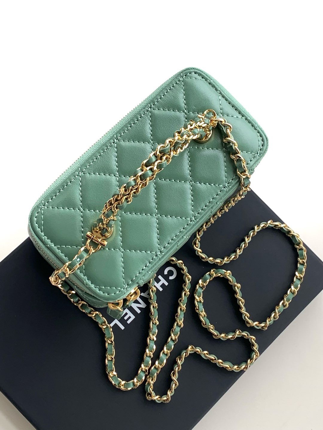 CC VANITY CASE 17CM JUNGLE GREEN LEATHER GOLD HARDWARE 238497