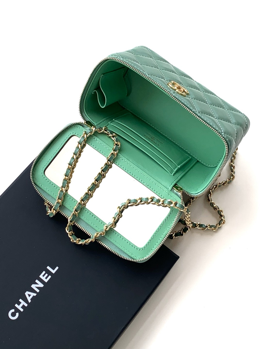 CC VANITY CASE 17CM JUNGLE GREEN LEATHER GOLD HARDWARE 238497
