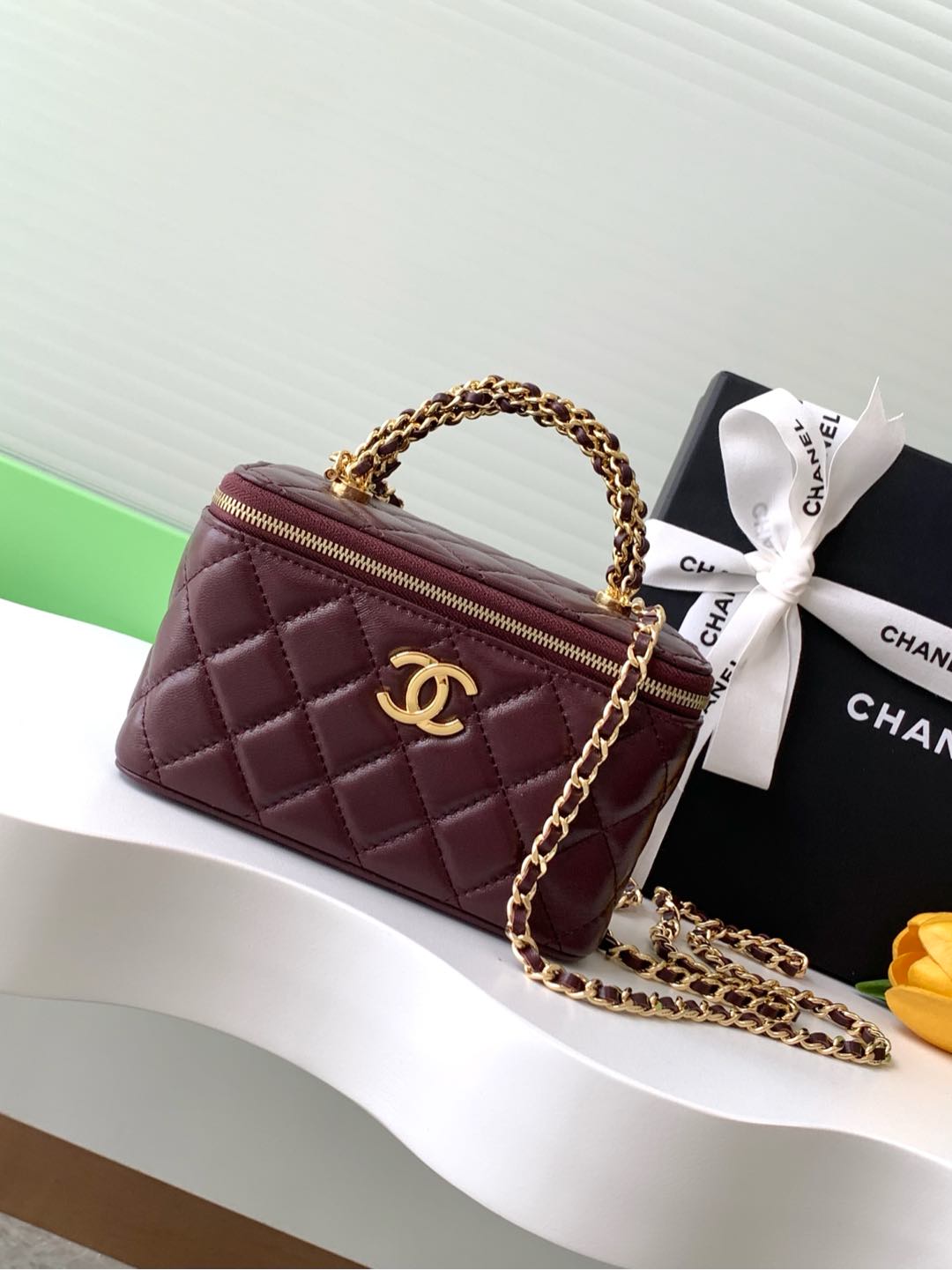 CC VANITY CASE 17CM BURGUNDY LEATHER GOLD HARDWARE 238499
