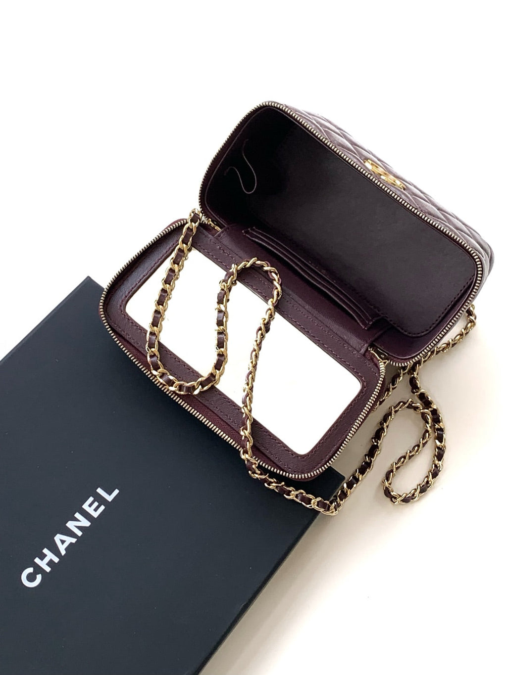 CC VANITY CASE 17CM BURGUNDY LEATHER GOLD HARDWARE 238499