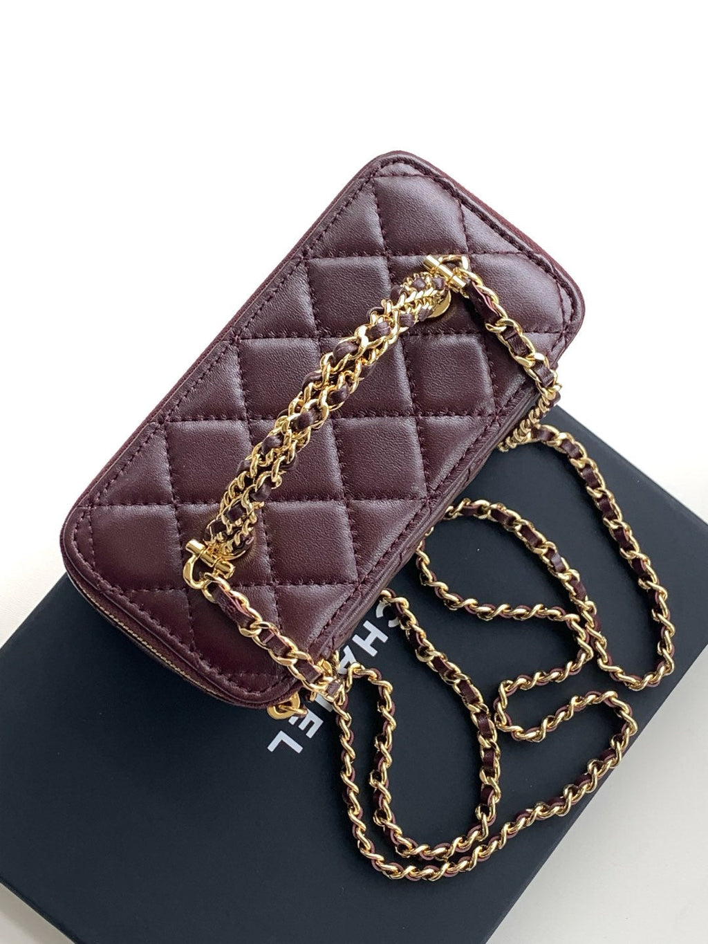 CC VANITY CASE 17CM BURGUNDY LEATHER GOLD HARDWARE 238499