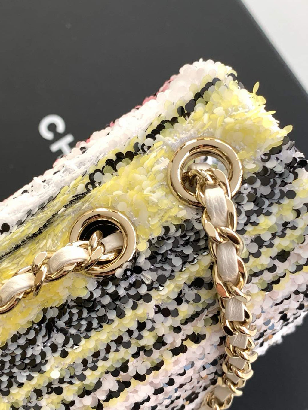 CC 24S FLAP BAG MINI 21CM MULTICOLOR SEQUIN GOLD HARDWARE 238437