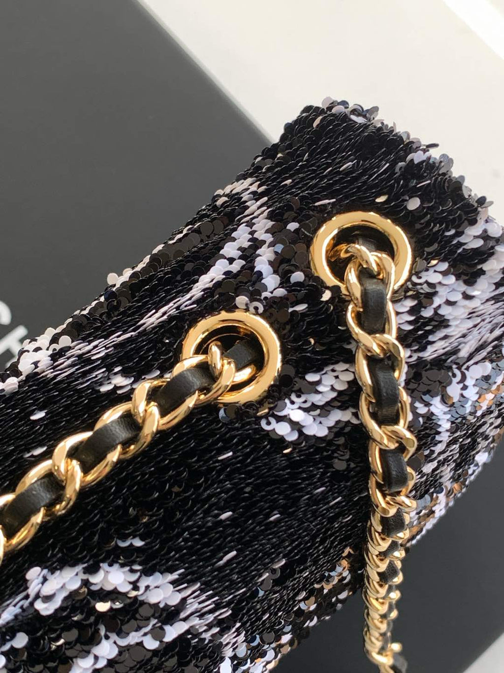 CC 24S FLAP BAG MINI 21CM BLACK WHITE SEQUIN GOLD HARDWARE 238439