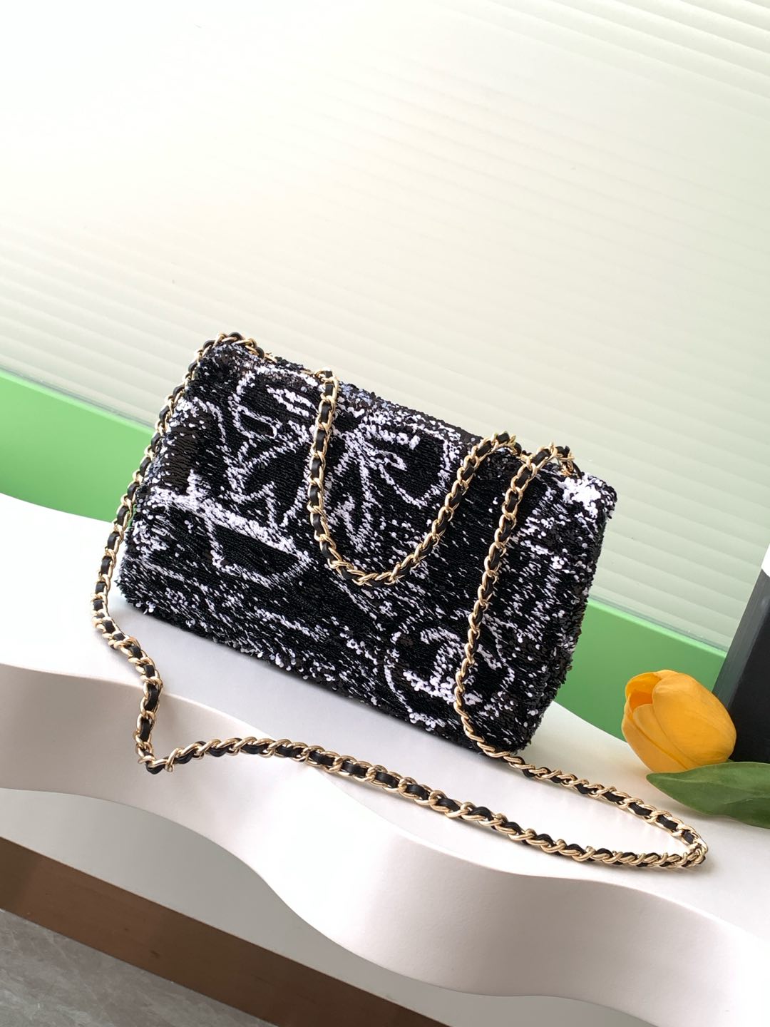CC 24S FLAP BAG MINI 21CM BLACK WHITE SEQUIN GOLD HARDWARE 238439