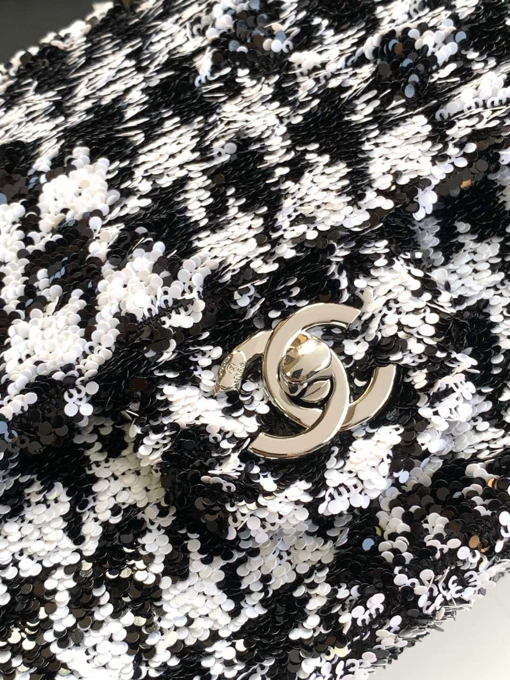 CC 25C WHITE BLACK SEQUIN SILVER HARDWARE