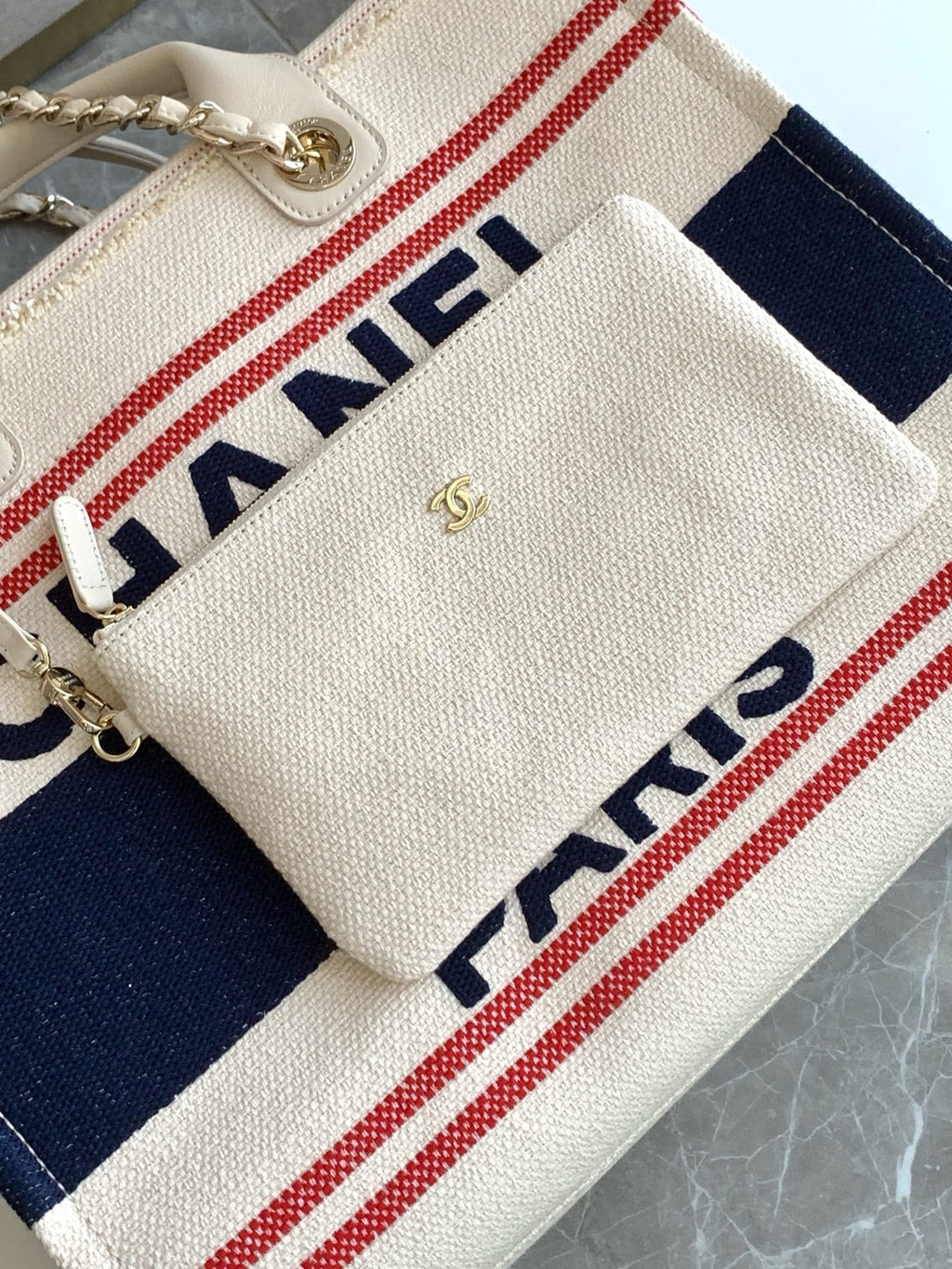 CC 25C TOTE  BAG BEIGE NAVY BLUE CANVAS FABRIC 238518