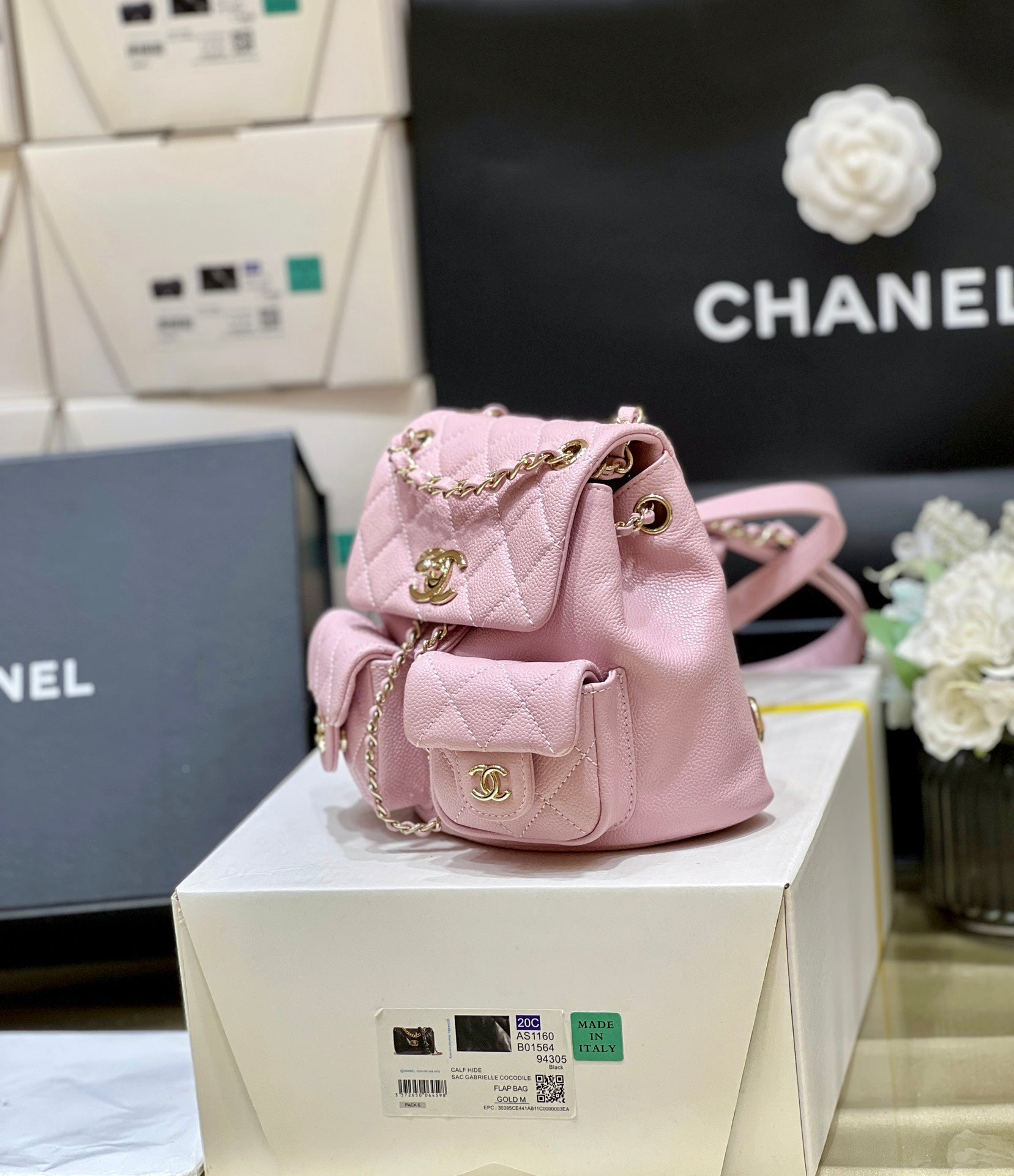 SAC À DOS 24A DUMA EN CUIR CAVIAR ROSE ET QUINCAILLERIE OR CLAIR