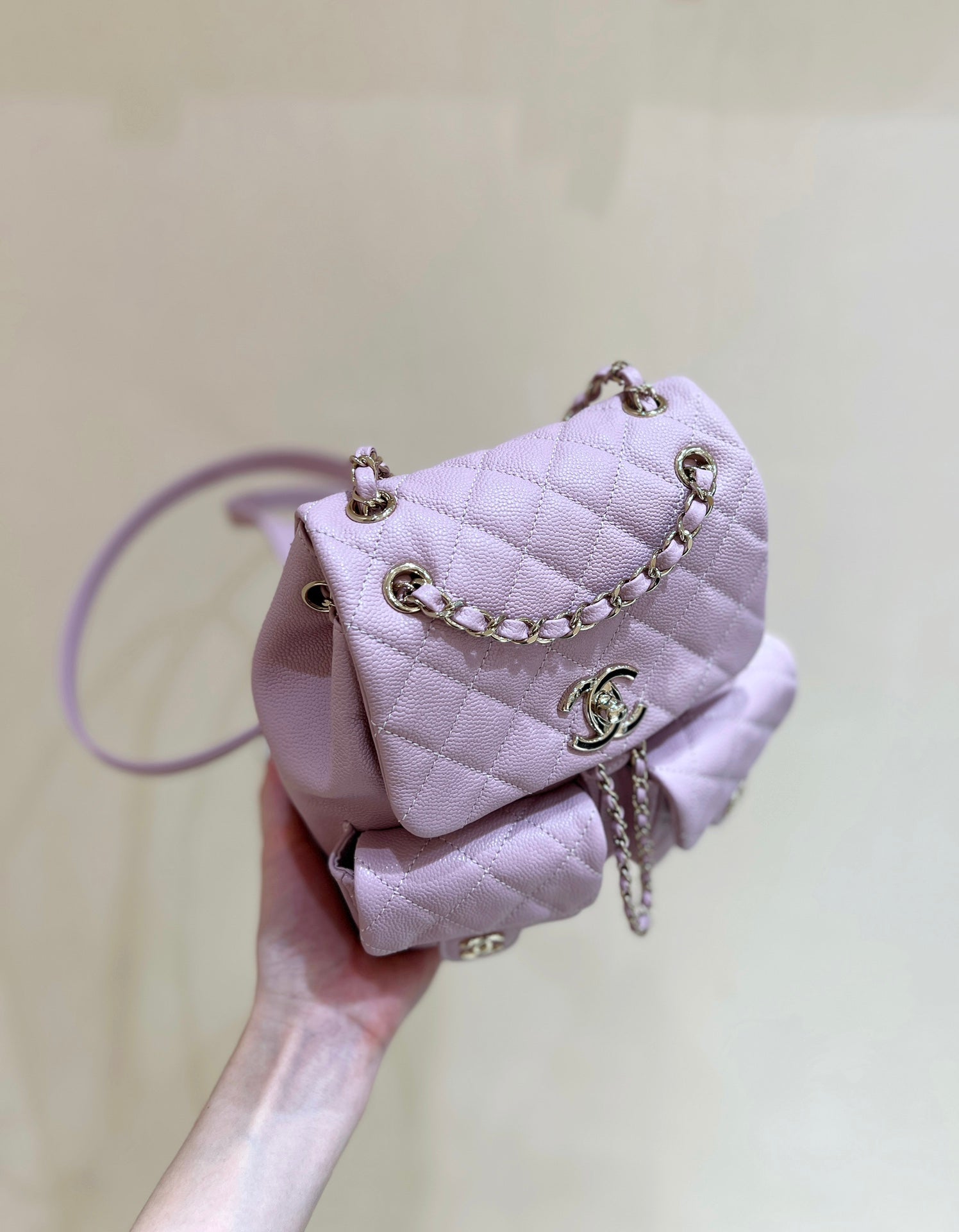 SAC À DOS 24A DUMA EN CUIR CAVIAR VIOLET ET QUINCAILLERIE OR CLAIR