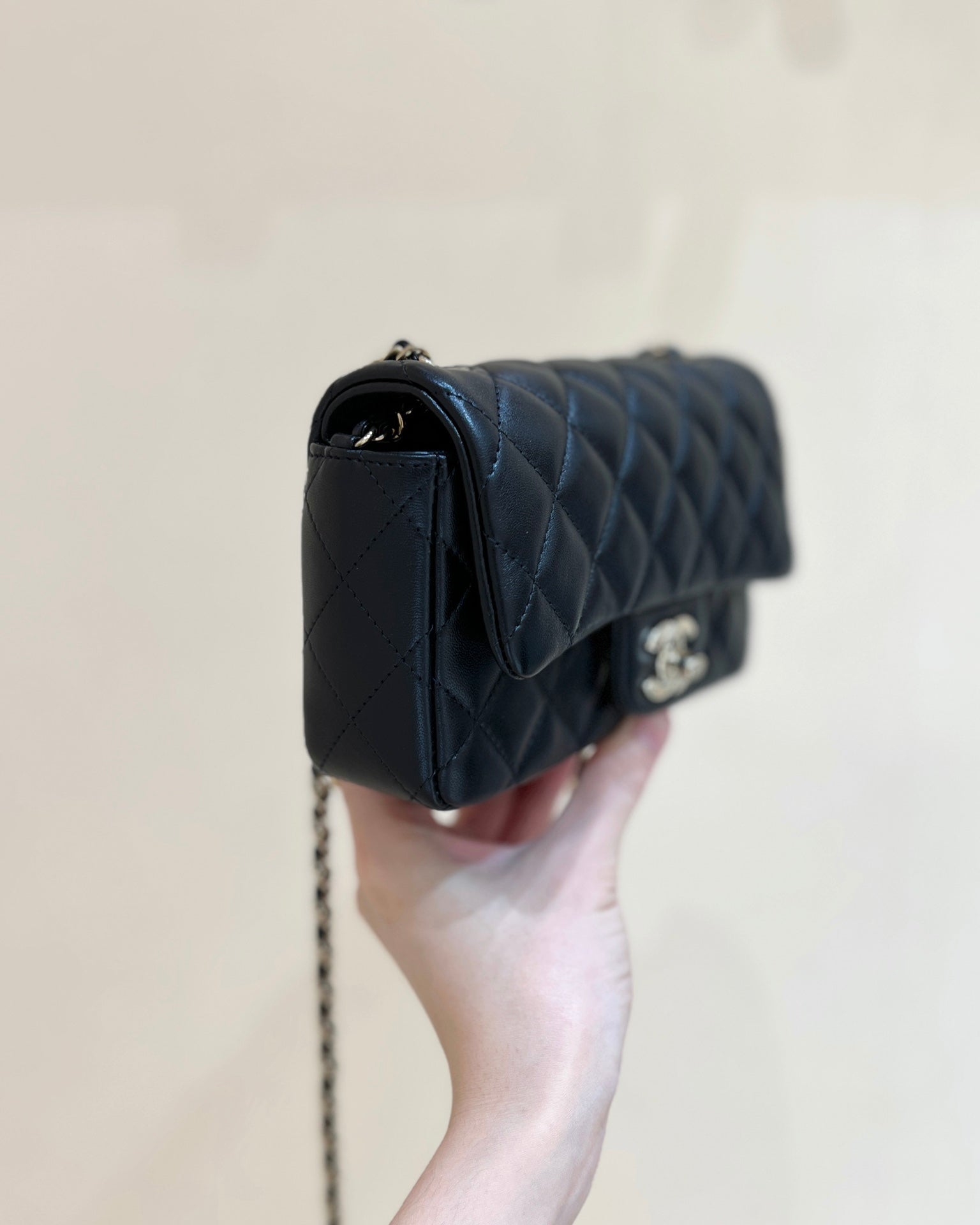 CC 24K MINI FLAP BAG 18CM BLACK LAMBSKIN GOLD HARDWARE
