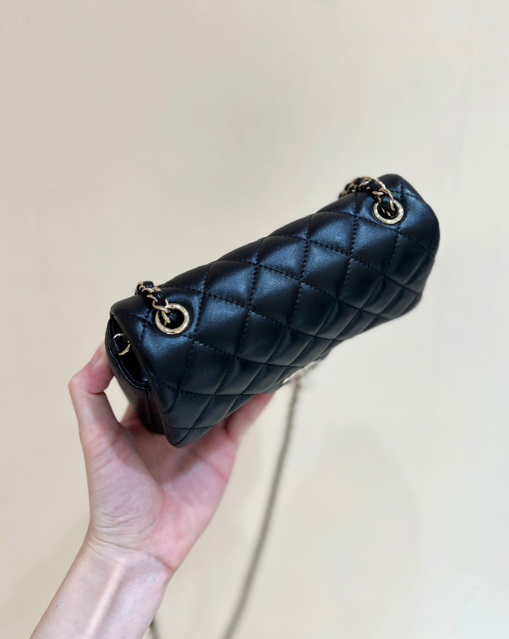 CC 24K MINI FLAP BAG 18CM BLACK LAMBSKIN GOLD HARDWARE