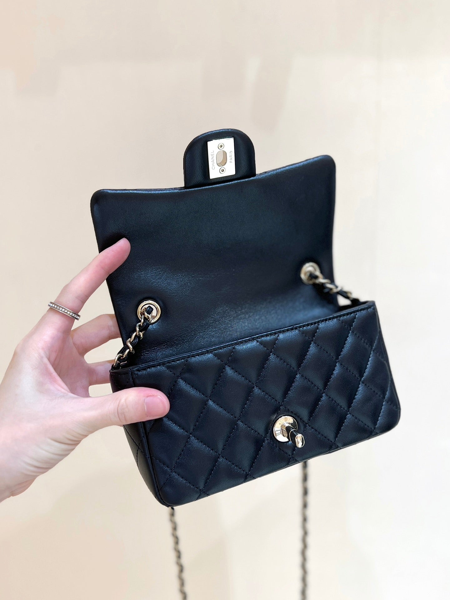 CC 24K MINI FLAP BAG 18CM BLACK LAMBSKIN GOLD HARDWARE