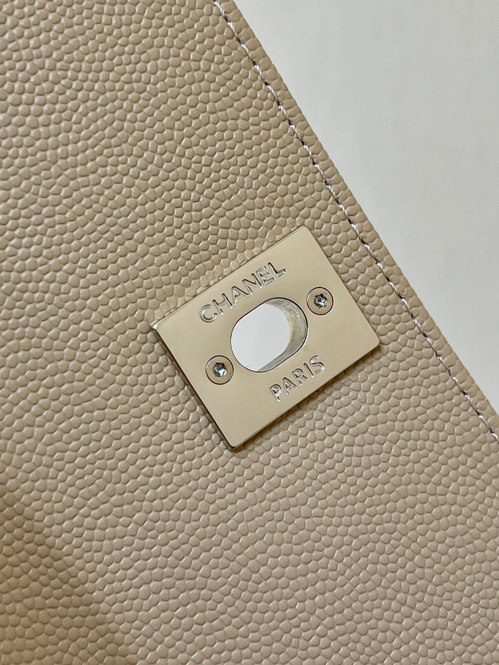 CC 24K COCO HANLE NANO 18CM CUIR DE VEAU GRAINÉ BEIGE QUINCAILLERIE DORÉ