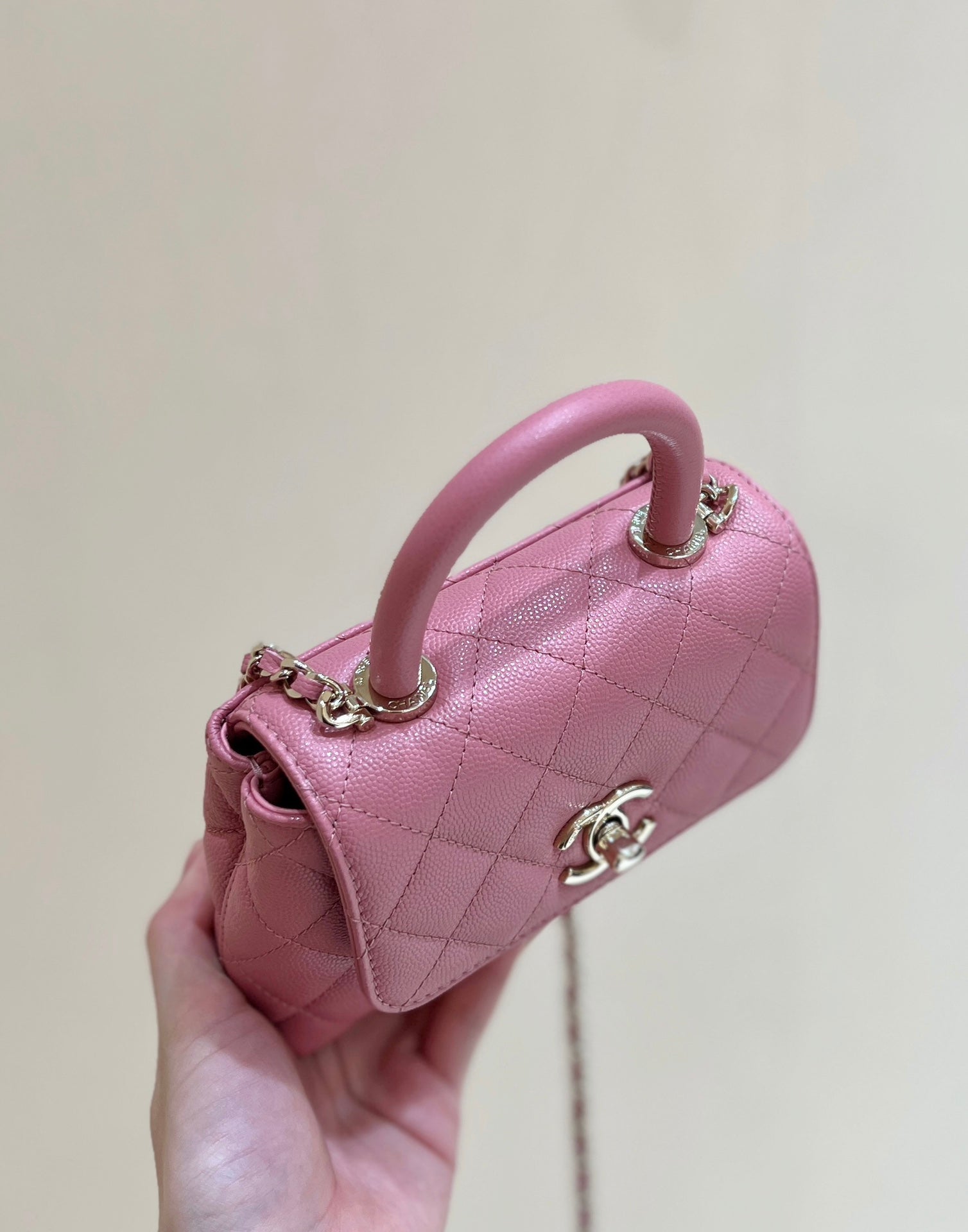 CC 24K COCO HANLE NANO 18CM PINK GRAINED CALFSKIN GOLD HARDWARE