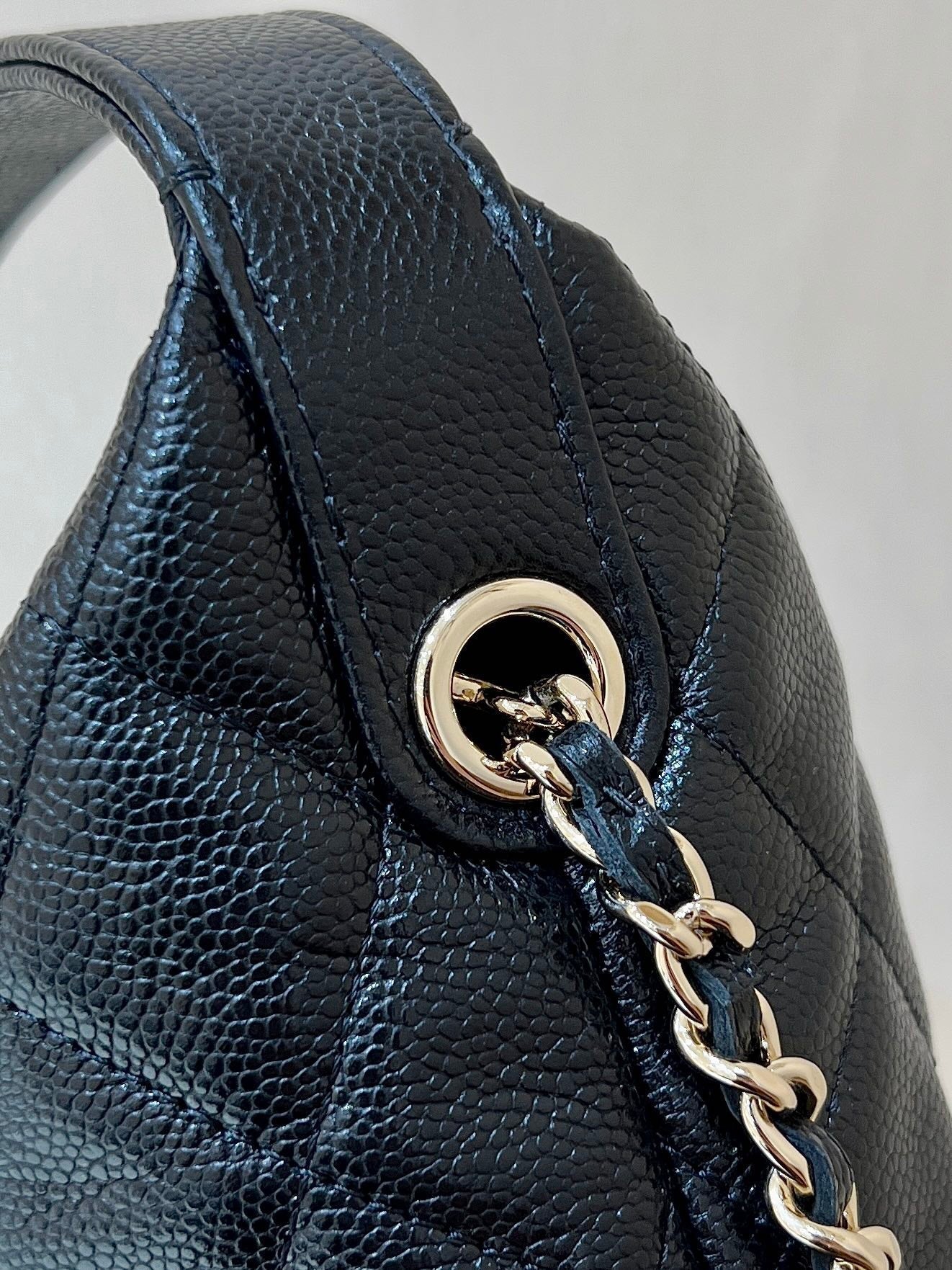 SAC HOBO 25C 19CM EN CUIR DE VEAU GRAINÉ NOIR