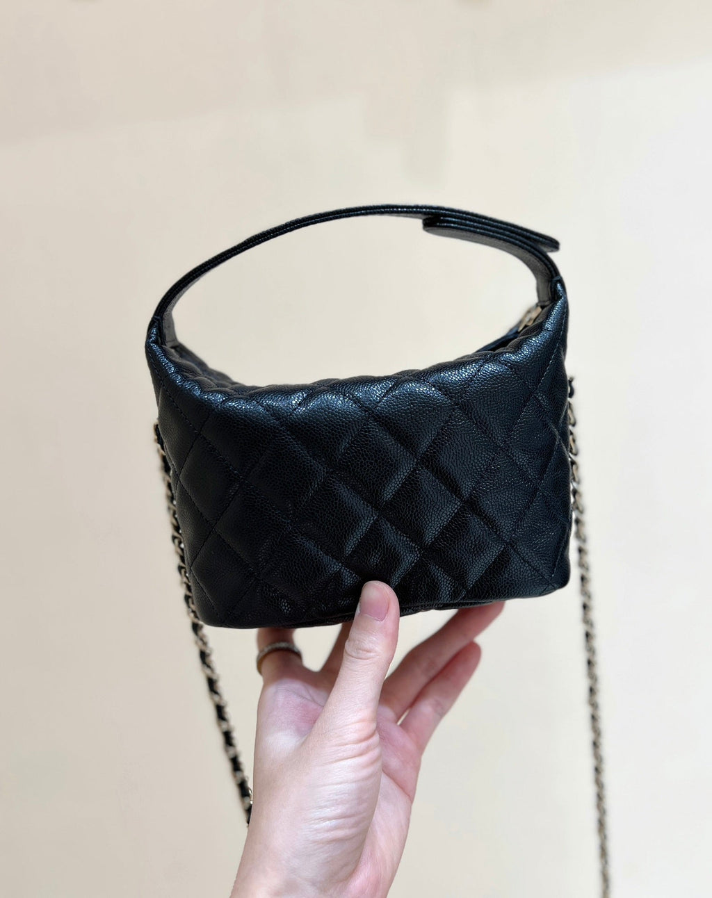 SAC HOBO 25C 19CM EN CUIR DE VEAU GRAINÉ NOIR