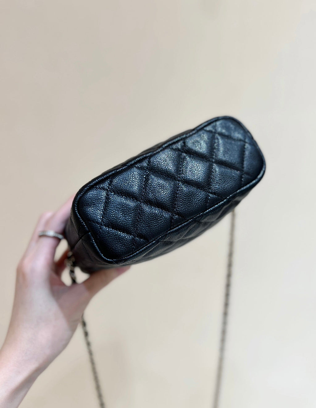 SAC HOBO 25C 19CM EN CUIR DE VEAU GRAINÉ NOIR