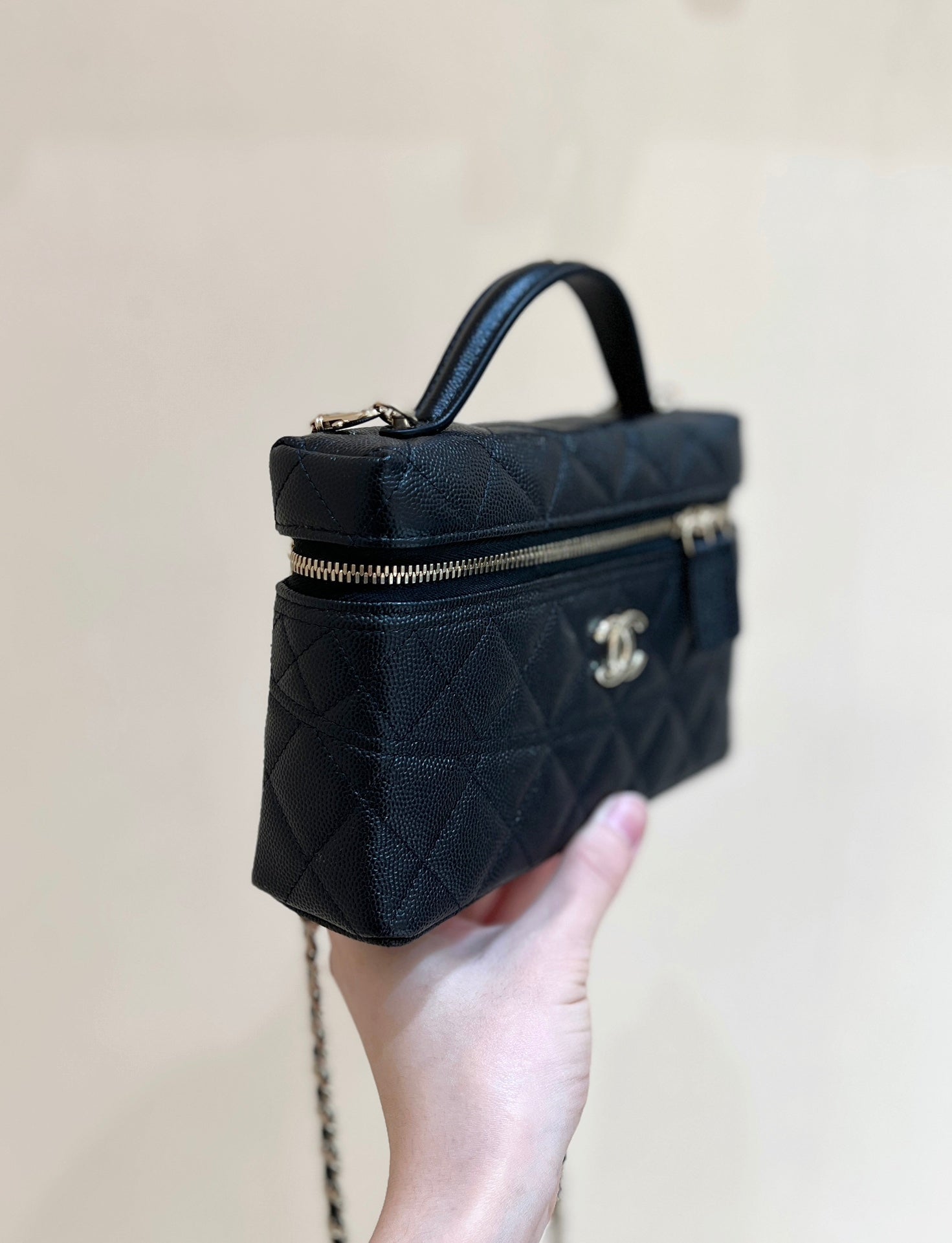 25C VANITY 19CM POIGNÉE SUPÉRIEURE CUIR DE VEAU GRAINÉ NOIR