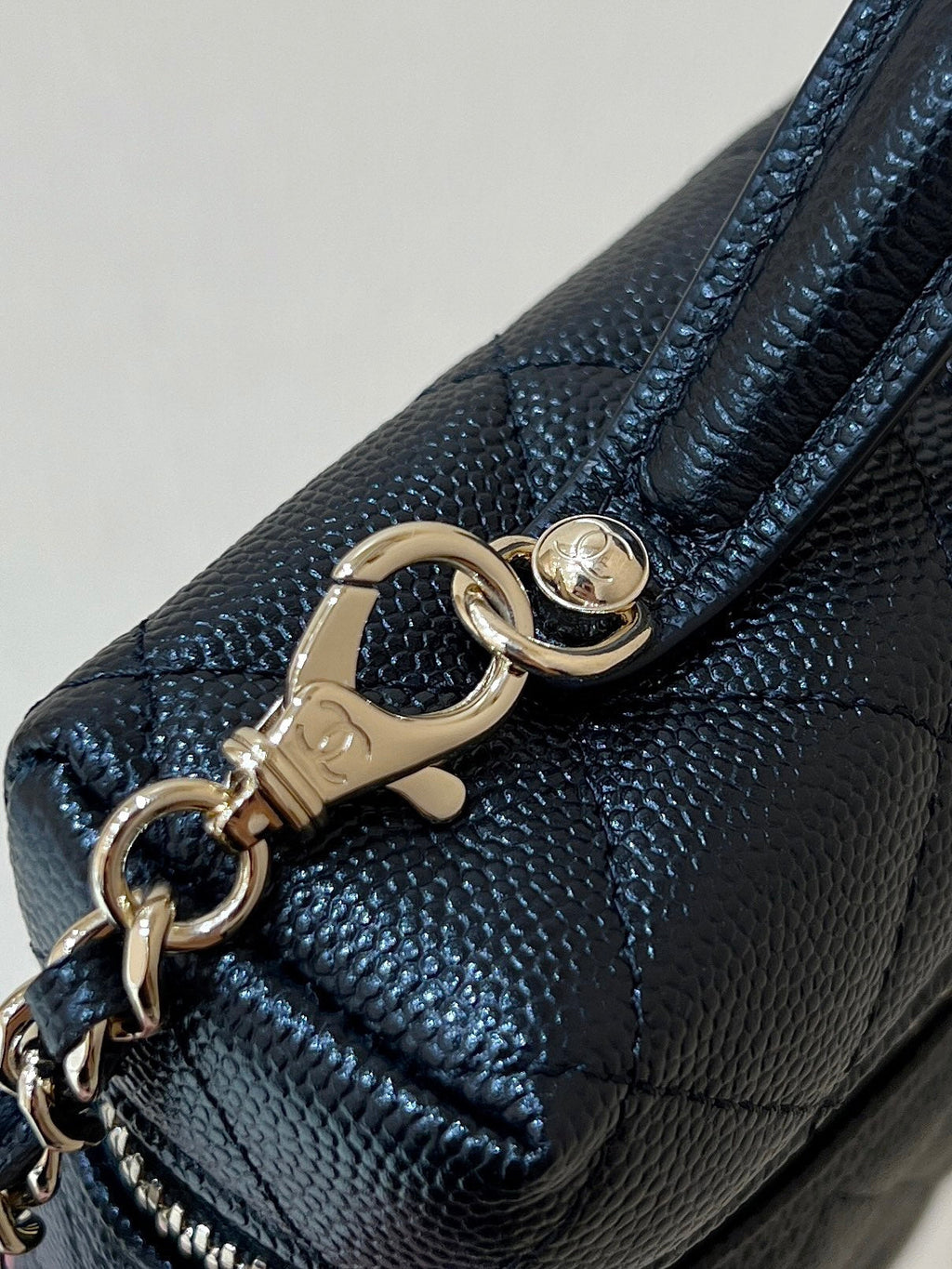 25C VANITY 19CM POIGNÉE SUPÉRIEURE CUIR DE VEAU GRAINÉ NOIR
