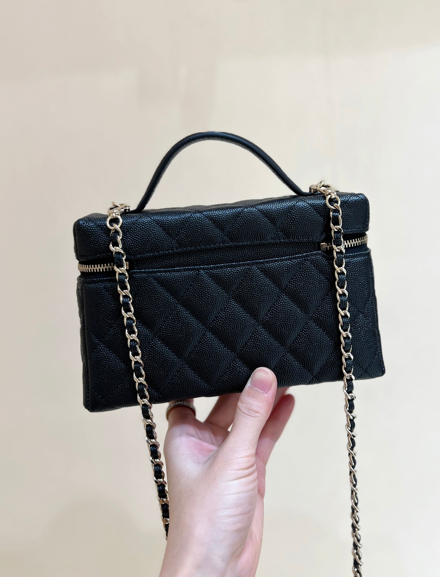 25C VANITY 19CM POIGNÉE SUPÉRIEURE CUIR DE VEAU GRAINÉ NOIR