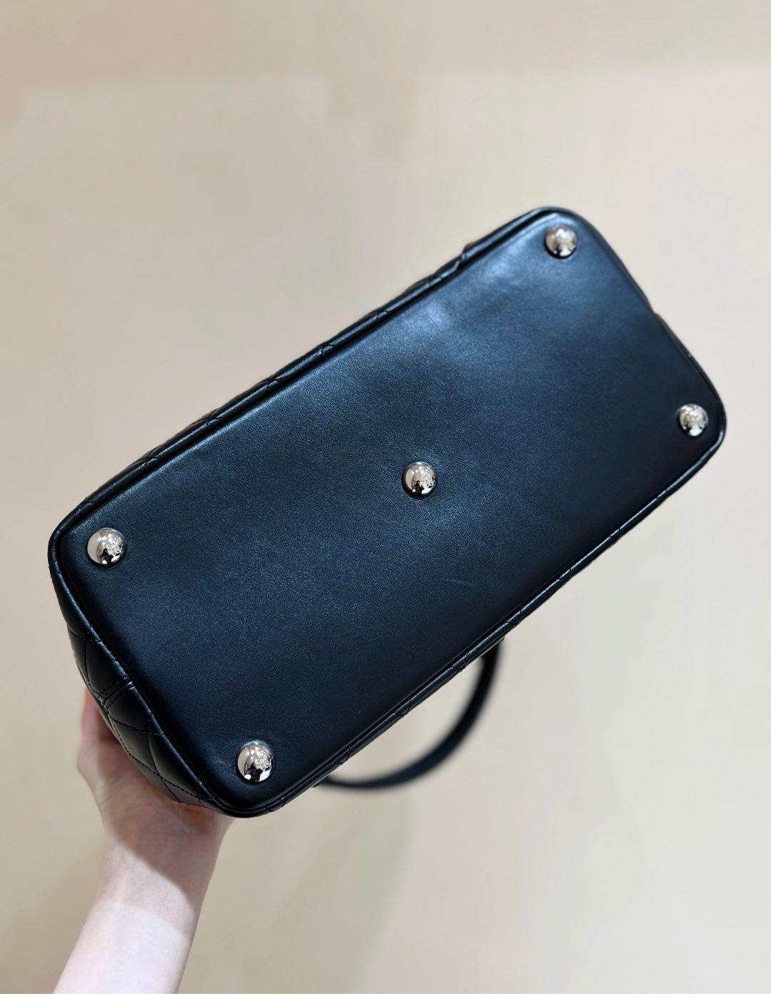 CC CAMBON TOTE 30CM BLACK QUILTED CALFSIN