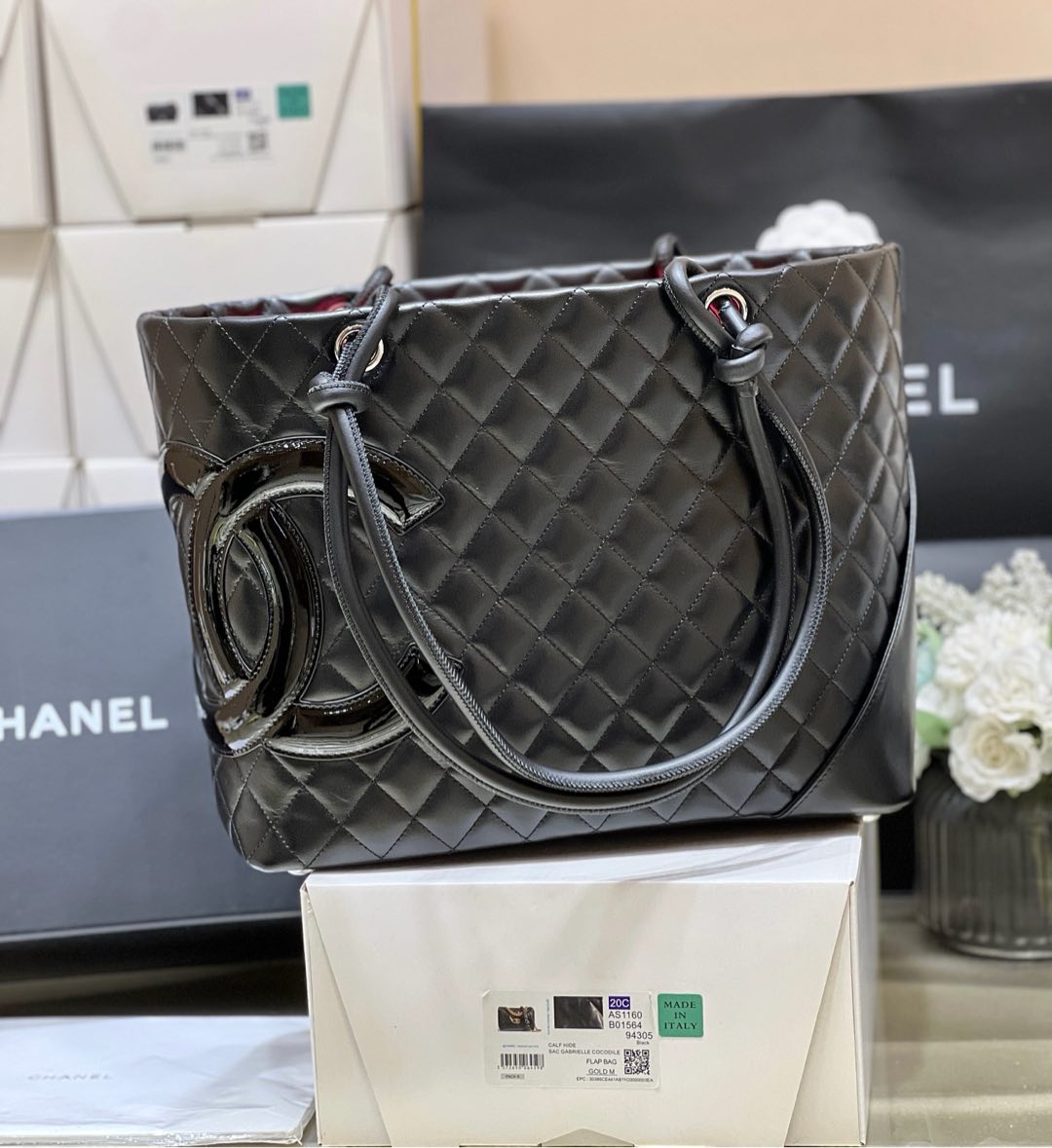 CC CAMBON TOTE 30CM BLACK QUILTED CALFSIN
