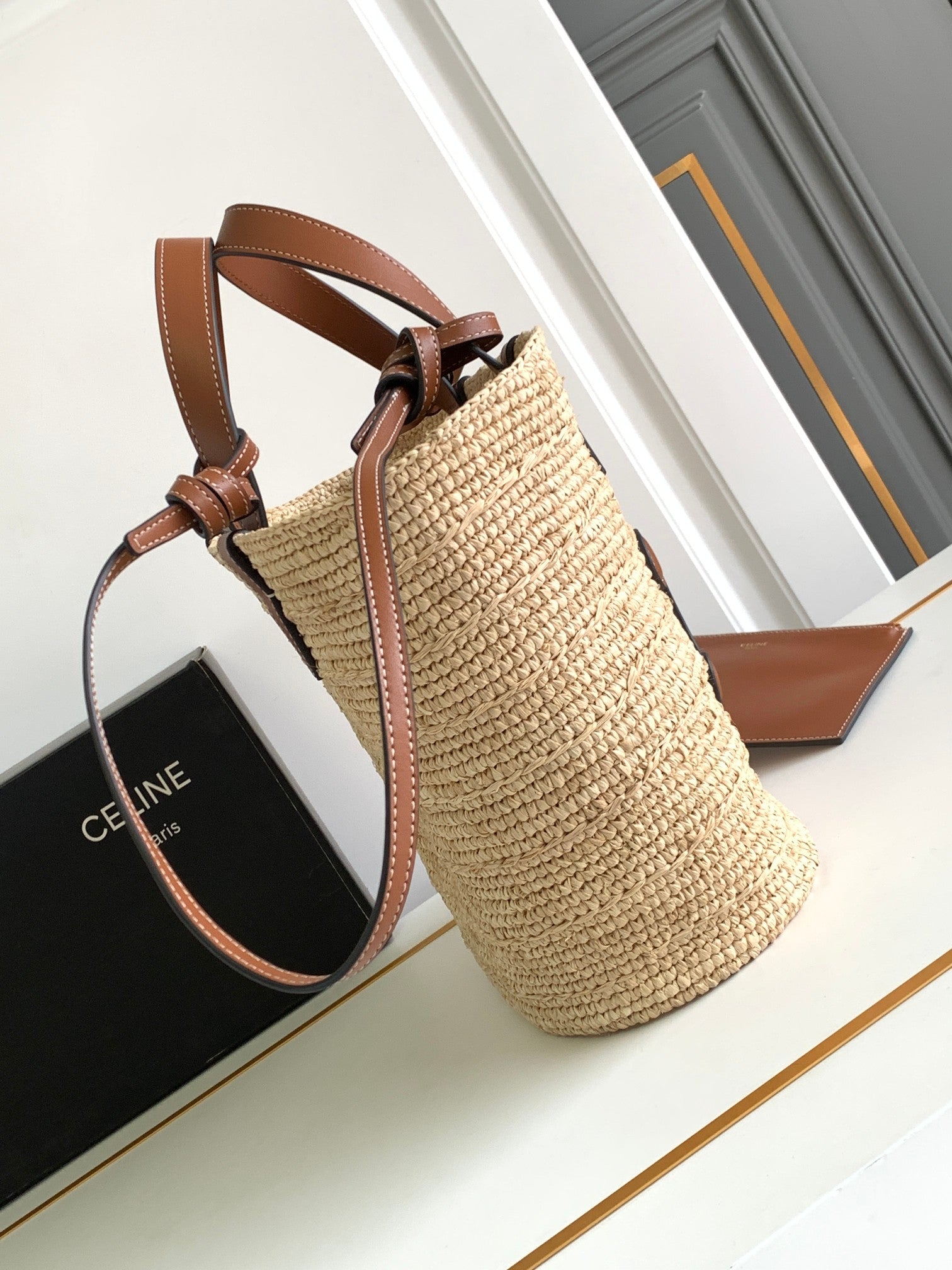 SAC CLASSIQUE ADO SOUPLE 21CM EN RAPHIA CUIR DE VEAU MARRON