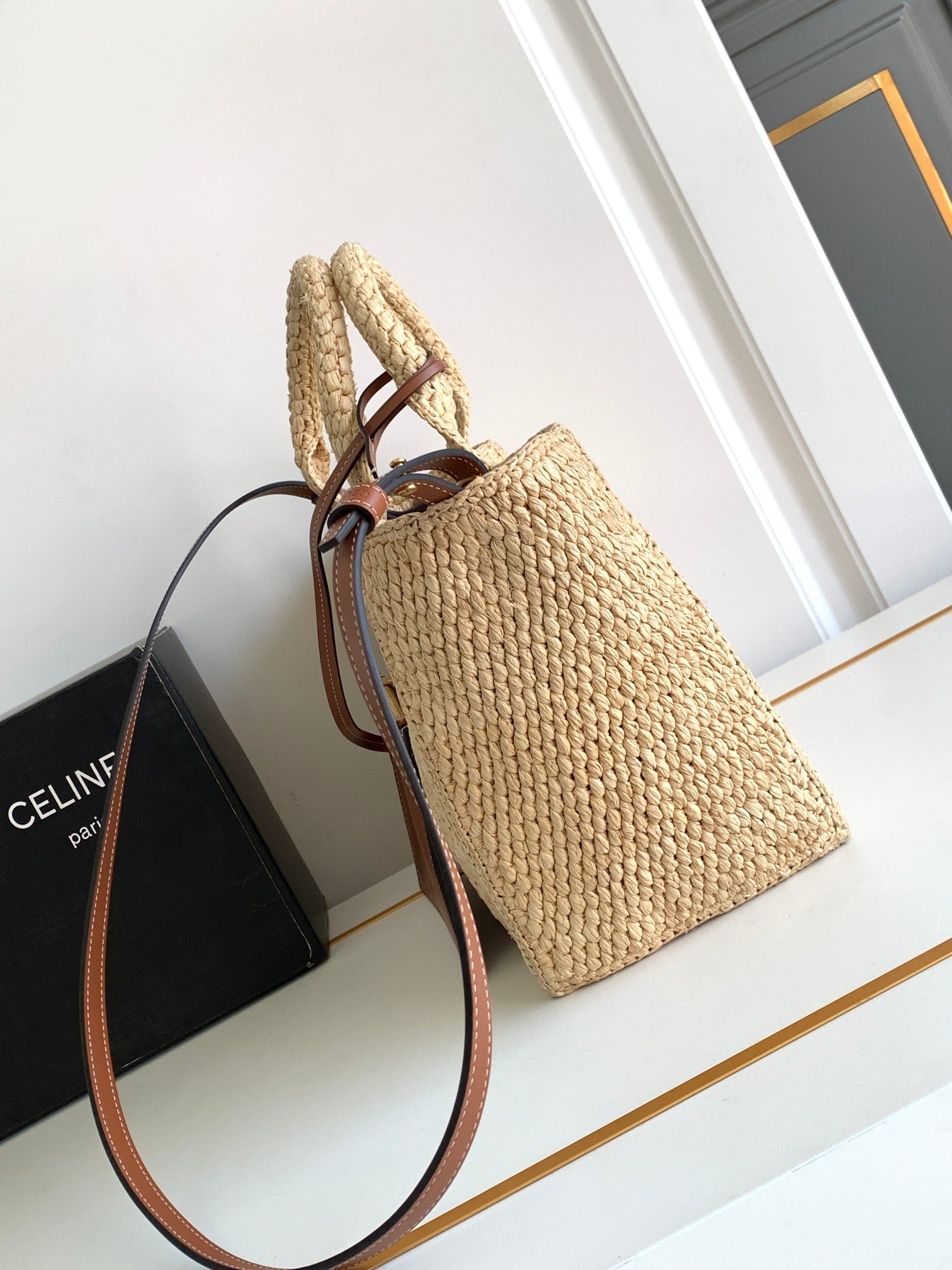 PETIT CABAS THAIS 27CM RAPHIA CUIR DE VEAU MARRON