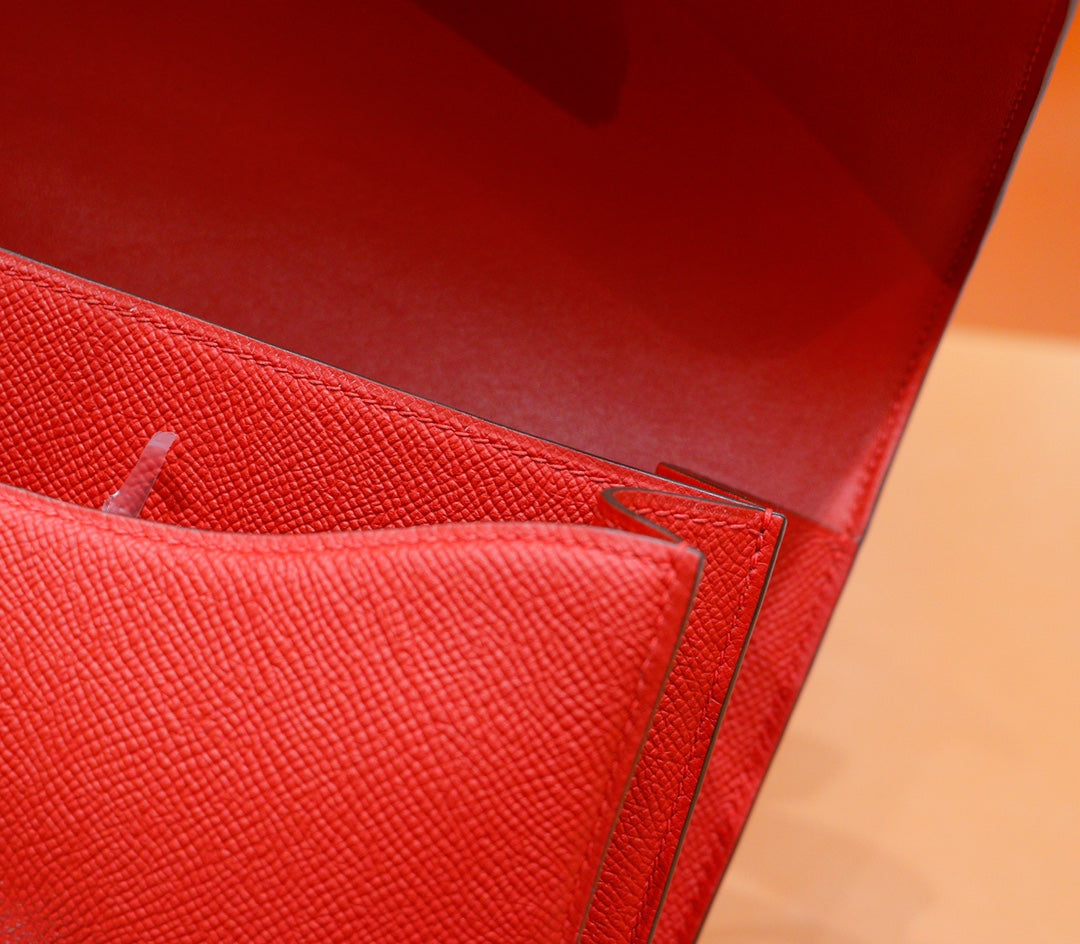 CONSTANCE 24 CUIR EPSOM ROUGE QUINCAILLERIE ARGENTÉE