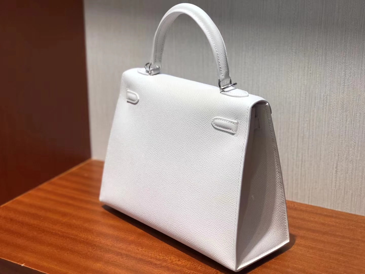 HM KELLY 25CM CUIR EPSOM BLANC PUR QUINCAILLERIE ARGENTÉE